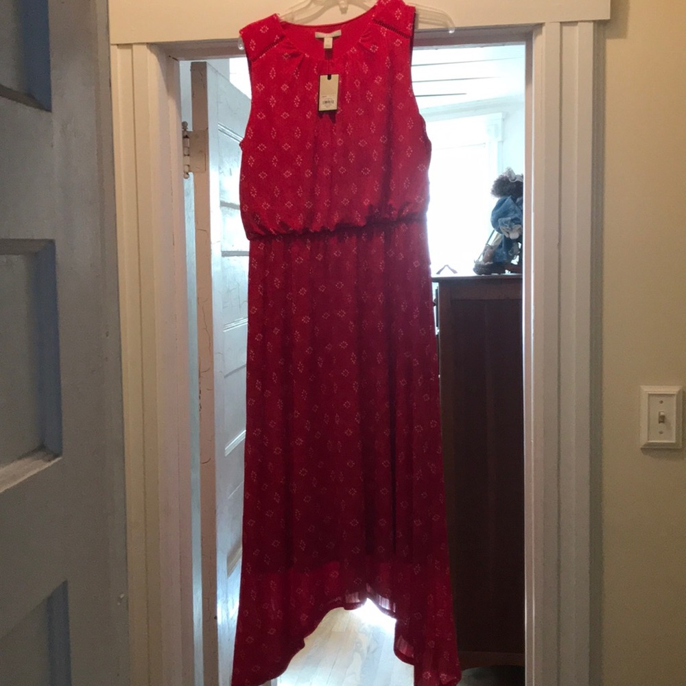 Sleeveless red dress